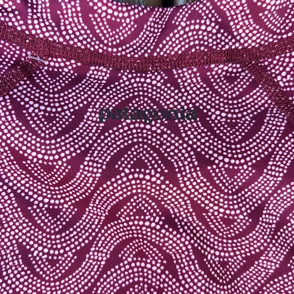 NWT Patagonia Micro Swell Rashguard Bluff River Arrow Red Short Sleeve Size Med - Picture 4 of 10